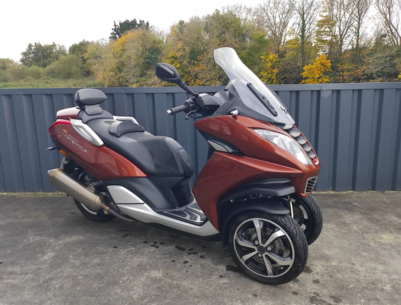 PEUGEOT METROPOLIS 400