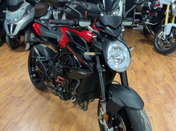 MV AGUSTA BRUTALE 800