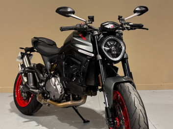 DUCATI 937 MONSTER