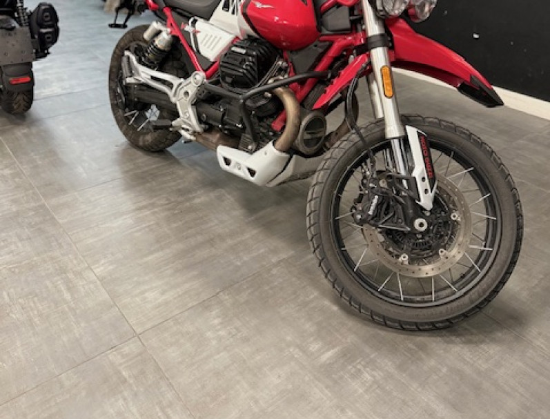 MOTO GUZZI V85 TT  2023