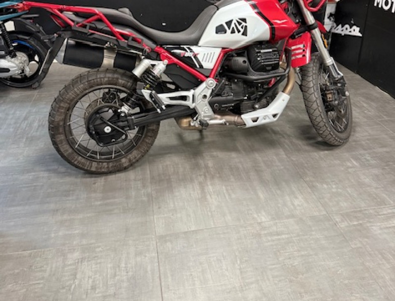 MOTO GUZZI V85 TT  2023