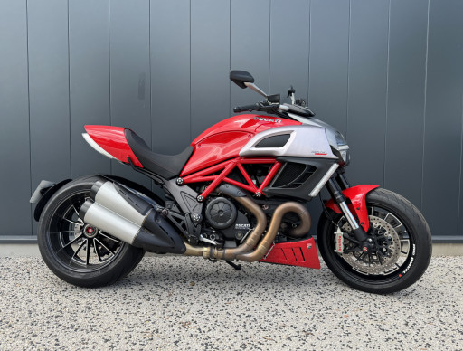 DUCATI 1200 DIAVEL 2011