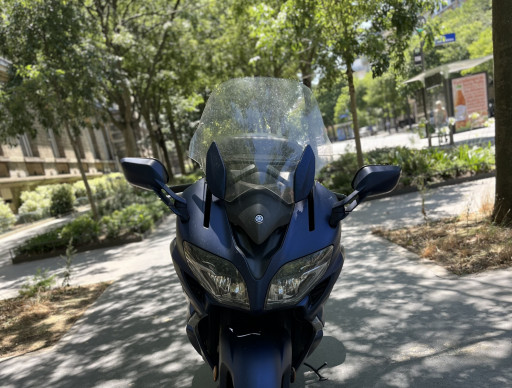 YAMAHA FJR 1300 ABS 43711 KMS GARANTIE 12 MOIS BOITE AUTO LIVRAISON DANS TOUTE LA FRANCE 