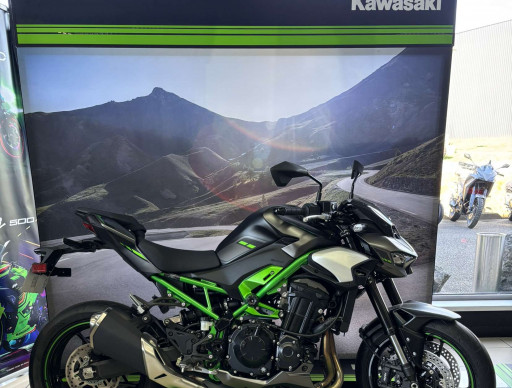 KAWASAKI Z900 2025  / 182.76 €/MOIS* / DSN MOTOS 40