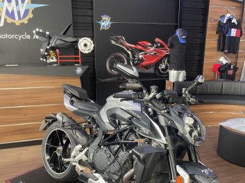 BRUTALE 1000 RS