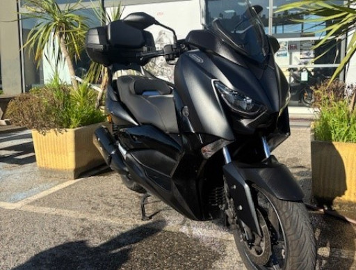 YAMAHA X-MAX 400