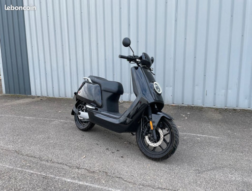 NIU SCOOTER ÉLECTRIQUE NQi GTS 125 - 2022 - 1644 KM - OCCASION - GARANTIE / REVISEE / DOUBLE BATTERIES / LIVRAISON POSSIBLE
