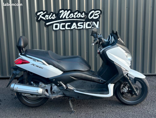 YAMAHA XMAX 125