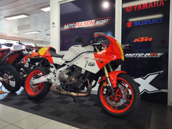 YAMAHA XSR 900 GP 2024