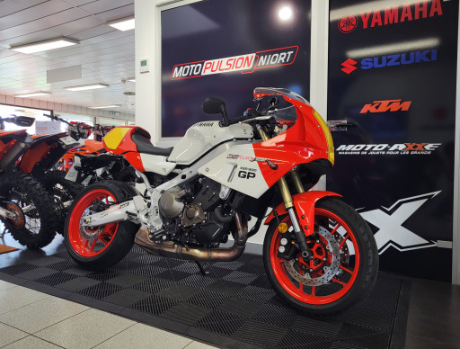 YAMAHA XSR 900 GP 2024