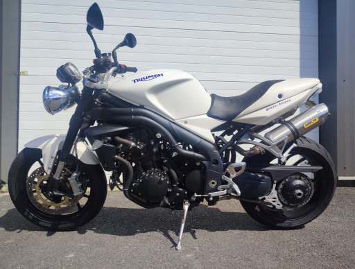 TRIUMPH SPEED TRIPLE 1050