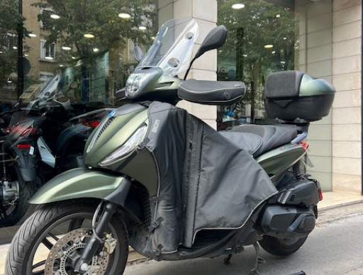 PIAGGIO BEVERLY S 400 ETAT NEUF SUR ÉQUIPÉ GARANTIE CONSTRUCTEUR