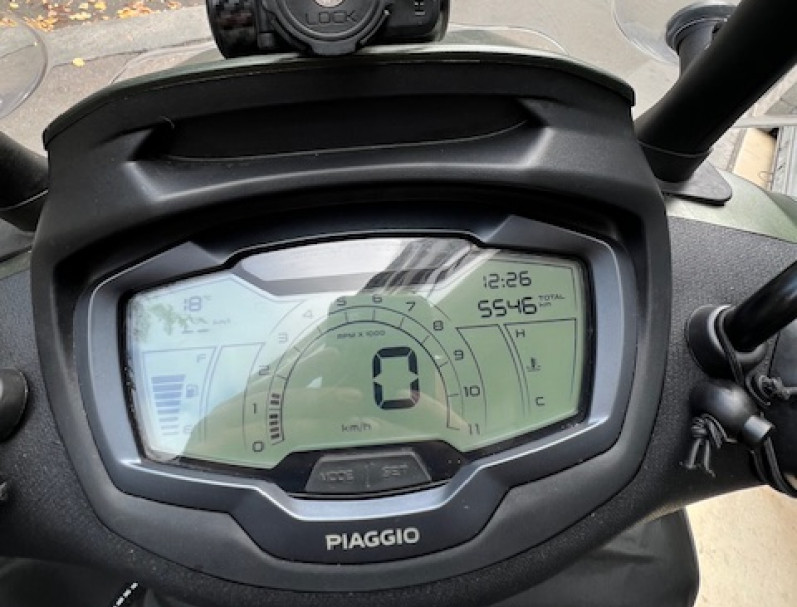 PIAGGIO BEVERLY S 400 ETAT NEUF SUR ÉQUIPÉ GARANTIE CONSTRUCTEUR