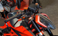 KTM 1290 SUPER DUKE R