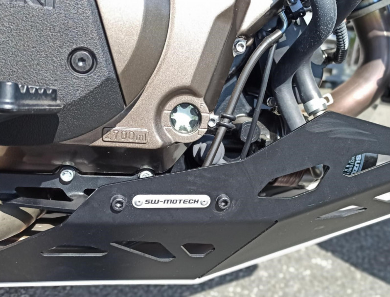 SUZUKI DL 1050 V STROM DARK RALLY N°6/11