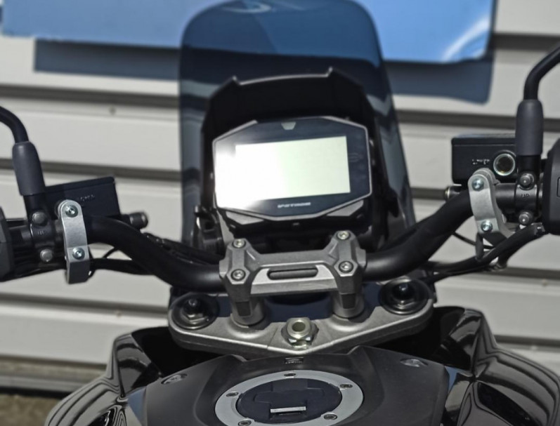 SUZUKI DL 1050 V STROM DARK RALLY N°6/11