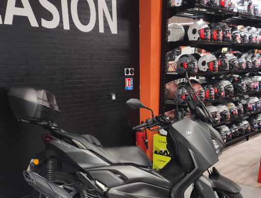 YAMAHA X-MAX 125