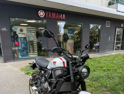 YAMAHA XSR 700 XTRIBUTE