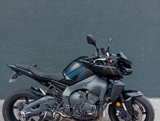 YAMAHA MT-10