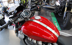 TRIUMPH ROCKET 3 R