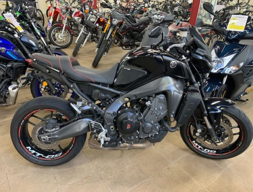 YAMAHA MT-09