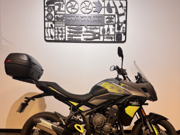 TRIUMPH TIGER 800