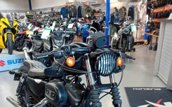 HARLEY-DAVIDSON SPORTSTER 883