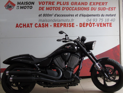 VICTORY MOTORCYCLES HAMMER 8 BALL