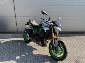 KAWASAKI Z900 SE PERFORMANCE 2025