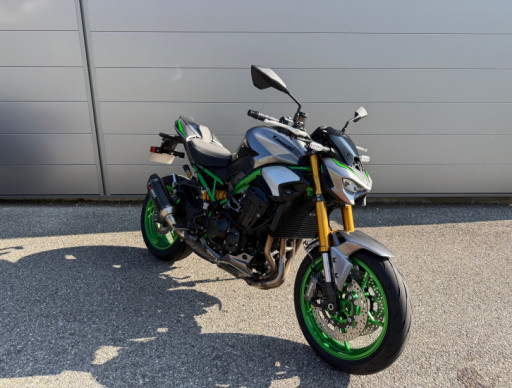 KAWASAKI Z900 SE PERFORMANCE 2025