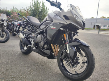 TRIUMPH TIGER 800