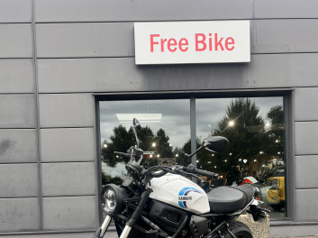 YAMAHA XSR 700