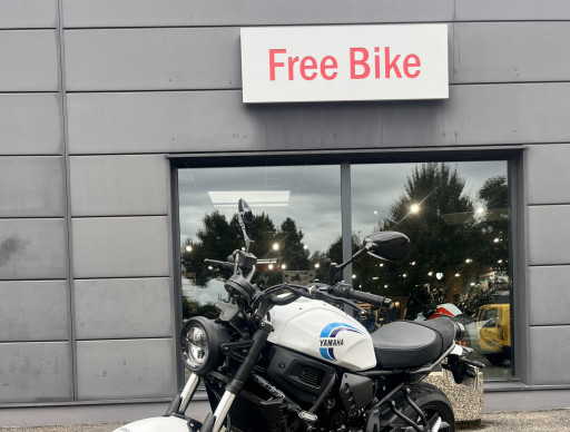 YAMAHA XSR 700