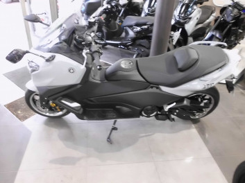 YAMAHA XP T-MAX 560 TECH MAX