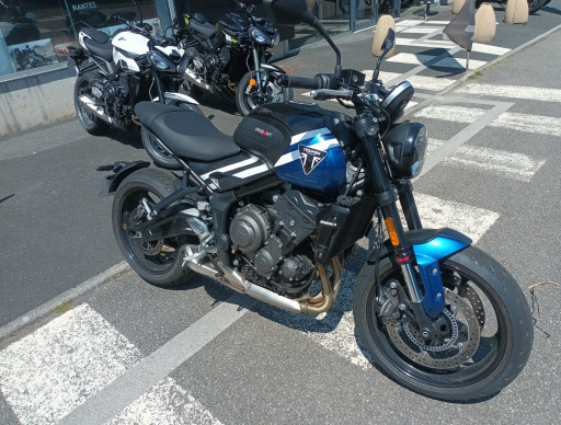 TRIUMPH TRIDENT 660