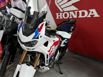 HONDA AFRICA TWIN ADVENTURE SPORTS REPLICA DCT SE ABS 2025
