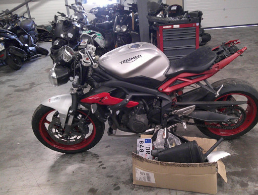 TRIUMPH STREET TRIPLE 675 RX Accidente RSV N°21070