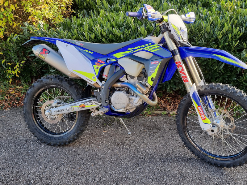 ENDURO SHERCO SEF-R 300 FACTORY 2022 MOTORS 54 à partir de 165.18€/ mois sur 60 mois 