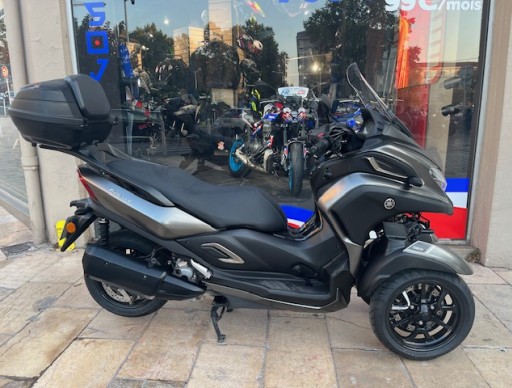 YAMAHA TRICITY 300