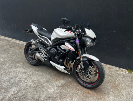 TRIUMPH STREET TRIPLE 765 RS