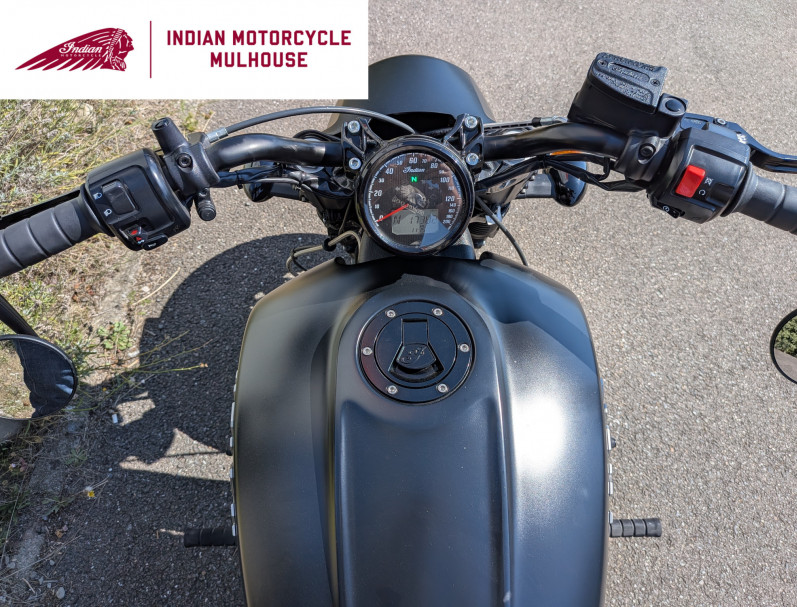INDIAN SCOUT BOBBER STAGE 1 1ERE MAIN JEKILL AND HYDE