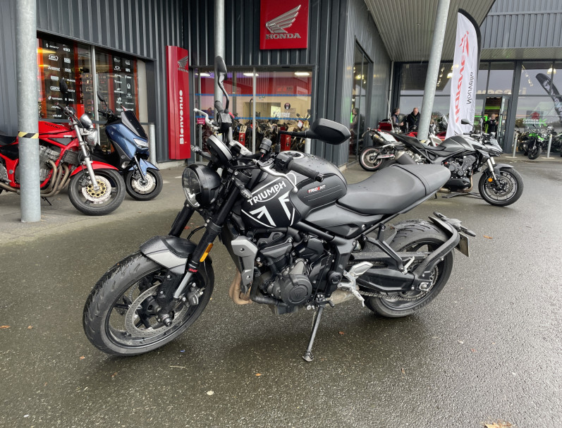 TRIUMPH TRIDENT 660 A2