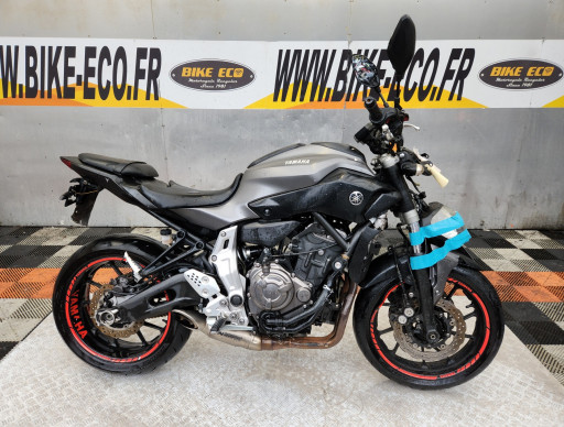 YAMAHA MT07 700 RSV POUR GARAGE OU EXPORT (REF 63300)