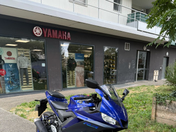 YAMAHA YZF-R3