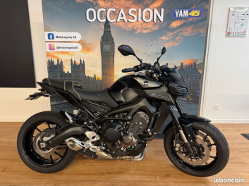 YAMAHA MT-09
