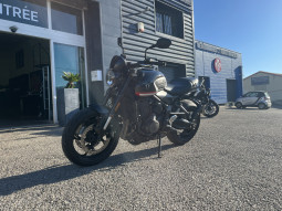 TRIUMPH TRIDENT 660