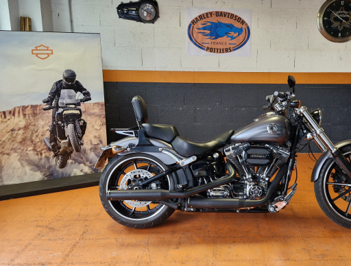 HARLEY-DAVIDSON SOFTAIL BREAKOUT 1690