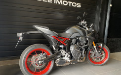 SUZUKI GSX-8S