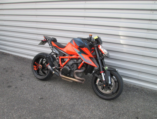 KTM 1290 SUPER DUKE R