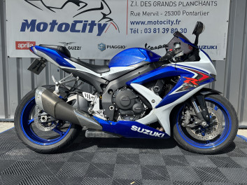 SUZUKI GSX-R 750